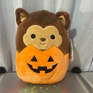 BNWT 8” Wade the Werewolf (in pumpkin) Squishmallow